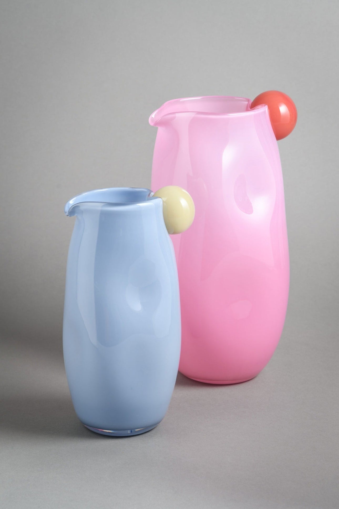 Jug Massive With a Twist in Pink & Cherry